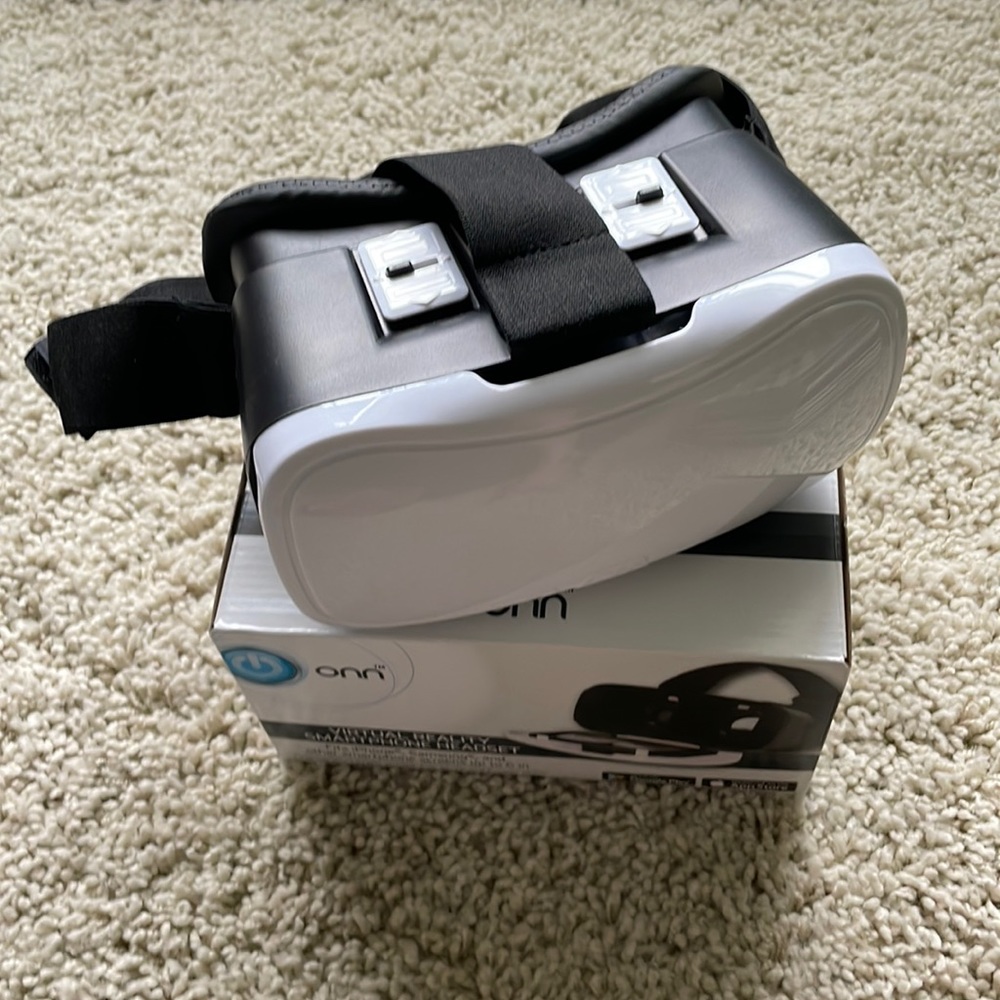 Onn VR headset